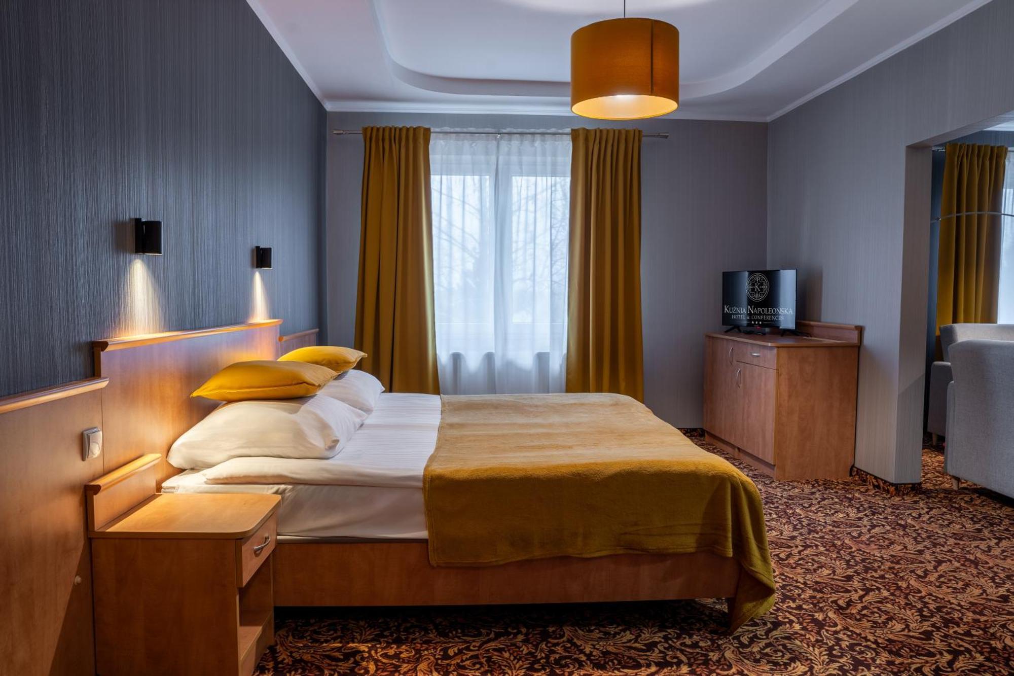 Hotel Kuznia Napoleonska Teresin Exterior photo